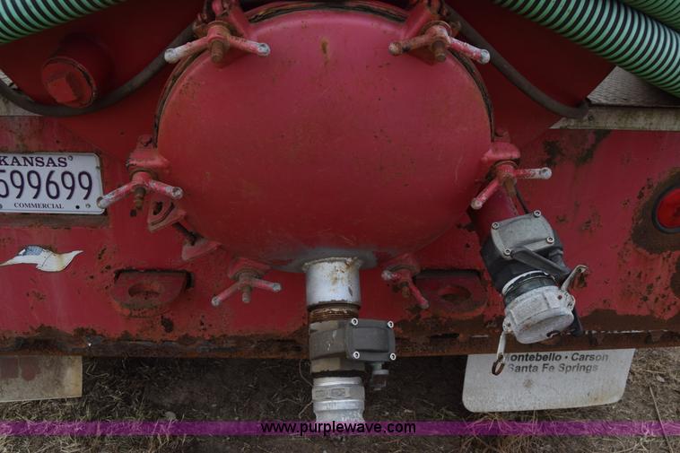 image for item L1004 1997 Ford LN8000 vacuum truck