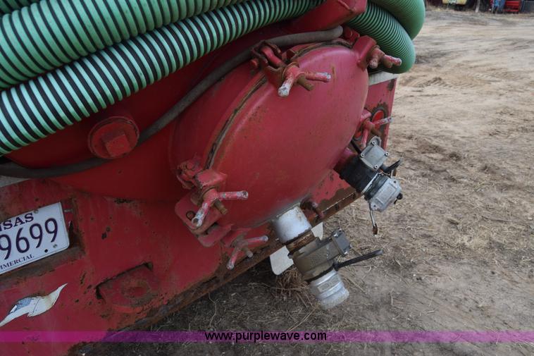 image for item L1004 1997 Ford LN8000 vacuum truck