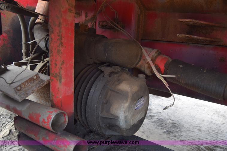 image for item L1004 1997 Ford LN8000 vacuum truck