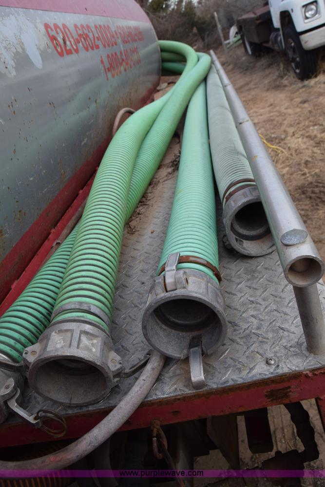 image for item L1004 1997 Ford LN8000 vacuum truck