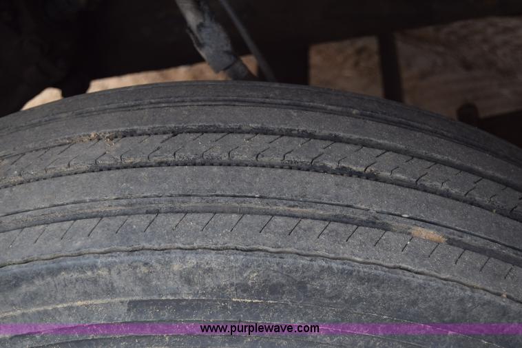 image for item L1004 1997 Ford LN8000 vacuum truck