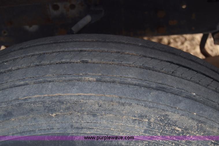 image for item L1004 1997 Ford LN8000 vacuum truck