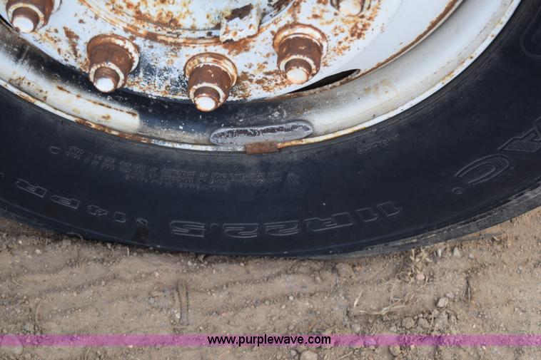 image for item L1004 1997 Ford LN8000 vacuum truck