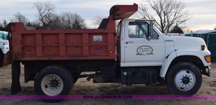 image for item L1005 1998 Ford F800 dump truck
