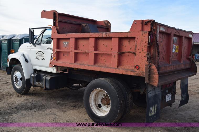image for item L1005 1998 Ford F800 dump truck
