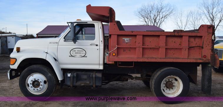 image for item L1005 1998 Ford F800 dump truck