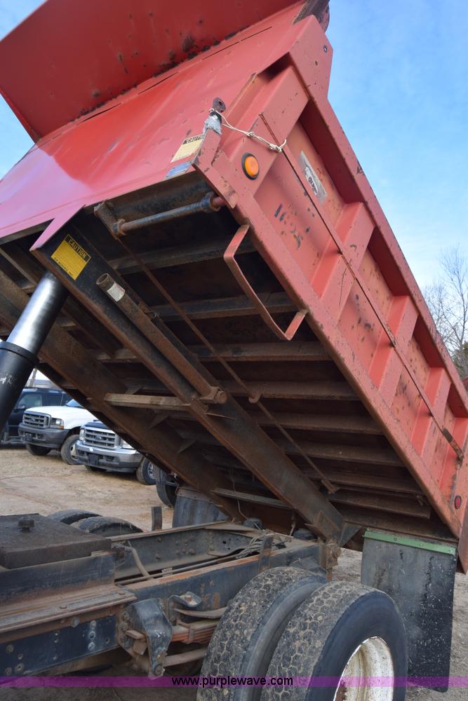 image for item L1005 1998 Ford F800 dump truck