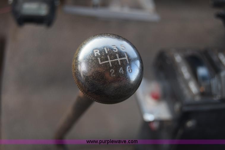 image for item L1005 1998 Ford F800 dump truck