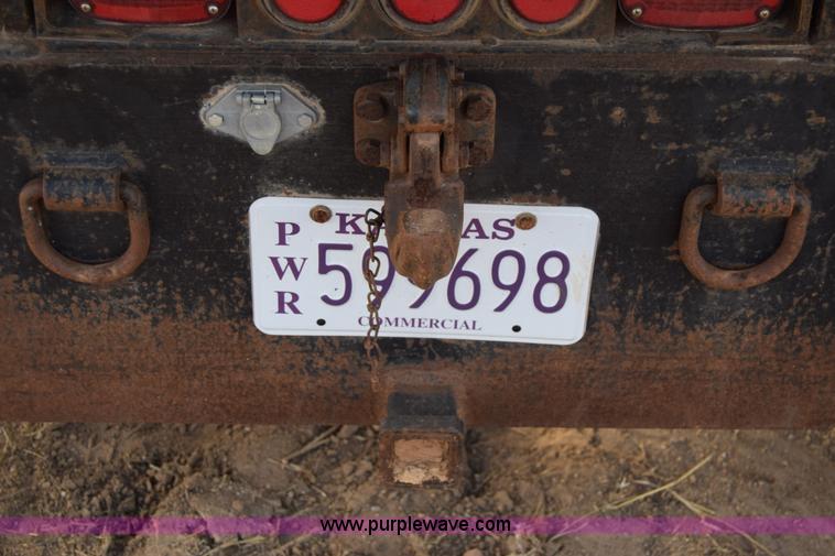 image for item L1005 1998 Ford F800 dump truck