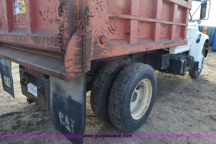 image for item L1005 1998 Ford F800 dump truck