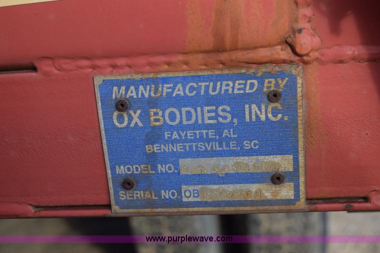 image for item L1005 1998 Ford F800 dump truck