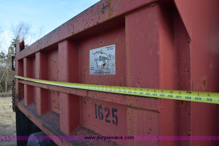 image for item L1005 1998 Ford F800 dump truck