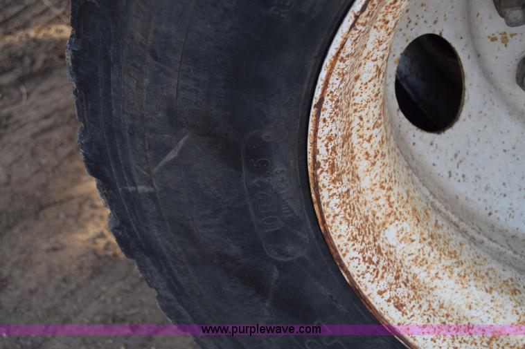 image for item L1005 1998 Ford F800 dump truck