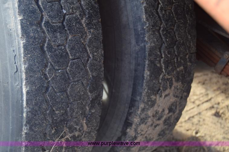 image for item L1005 1998 Ford F800 dump truck