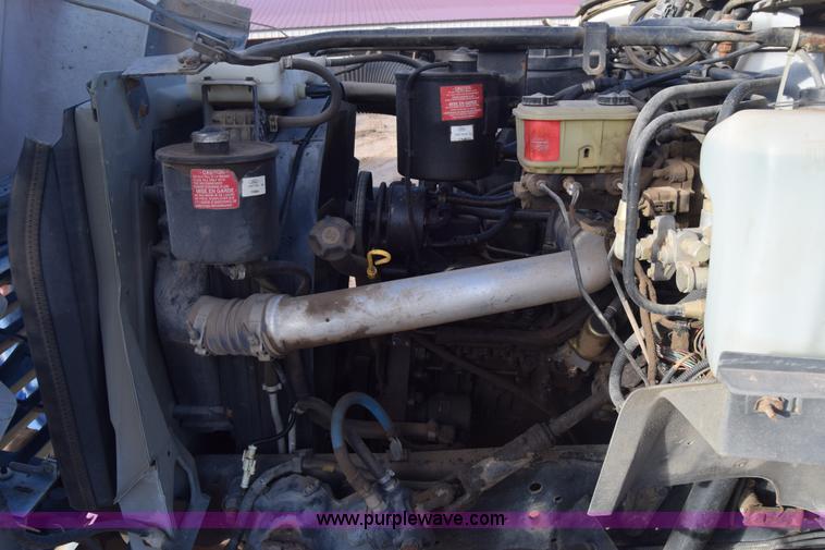 image for item L1005 1998 Ford F800 dump truck