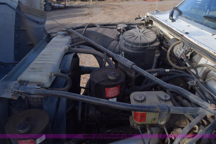 image for item L1005 1998 Ford F800 dump truck