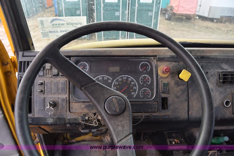 image for item L1006 2001 Freightliner FL70 truck cab and chassis