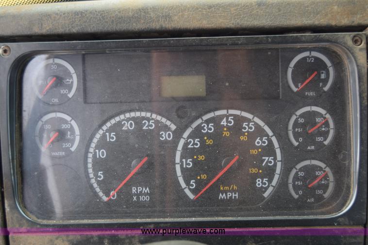 image for item L1006 2001 Freightliner FL70 truck cab and chassis