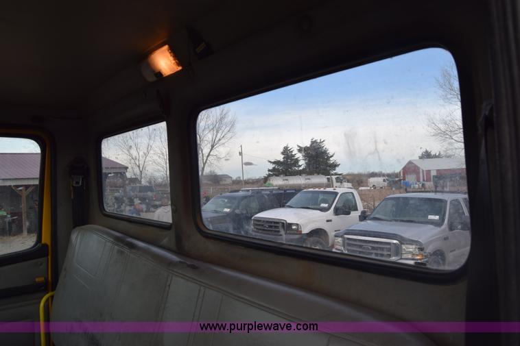 image for item L1006 2001 Freightliner FL70 truck cab and chassis