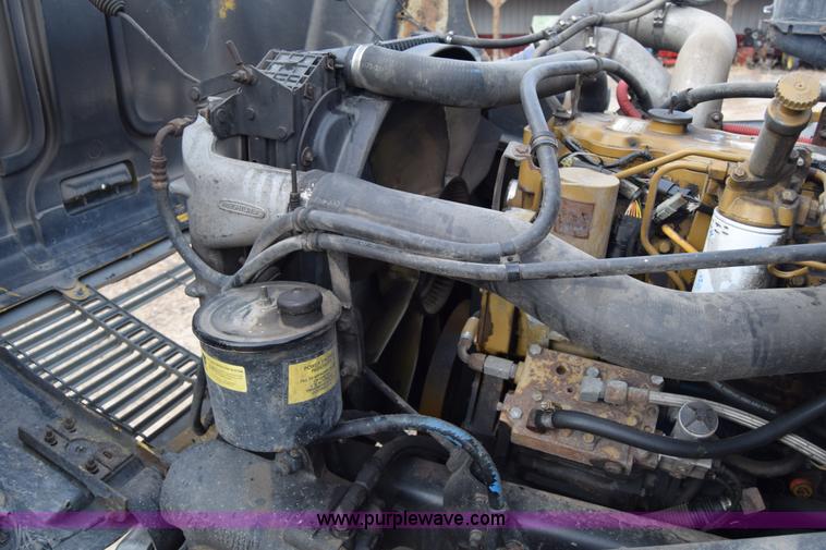 image for item L1006 2001 Freightliner FL70 truck cab and chassis