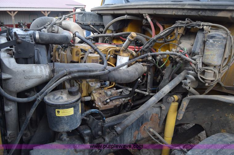 image for item L1006 2001 Freightliner FL70 truck cab and chassis