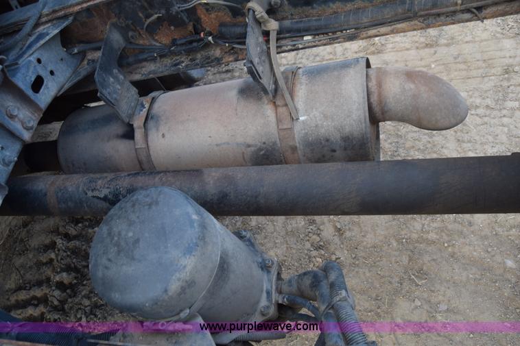 image for item L1006 2001 Freightliner FL70 truck cab and chassis