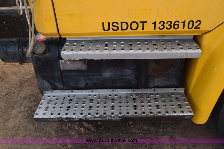 image for item L1006 2001 Freightliner FL70 truck cab and chassis