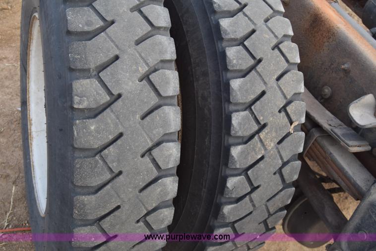 image for item L1006 2001 Freightliner FL70 truck cab and chassis