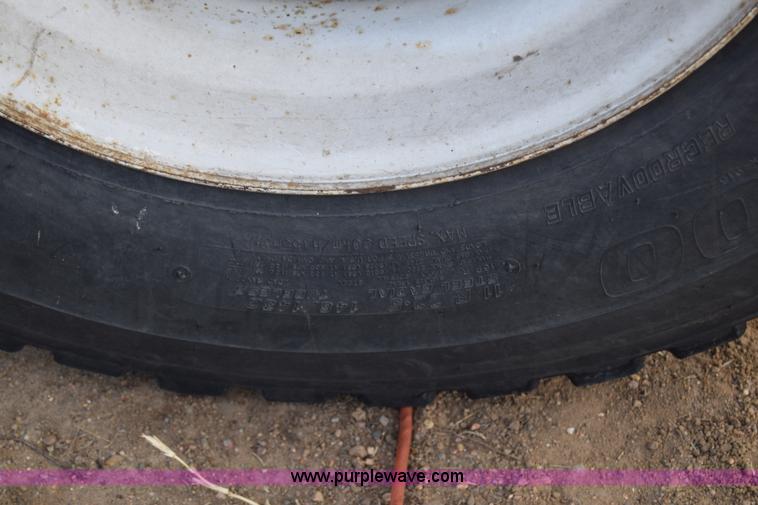 image for item L1006 2001 Freightliner FL70 truck cab and chassis