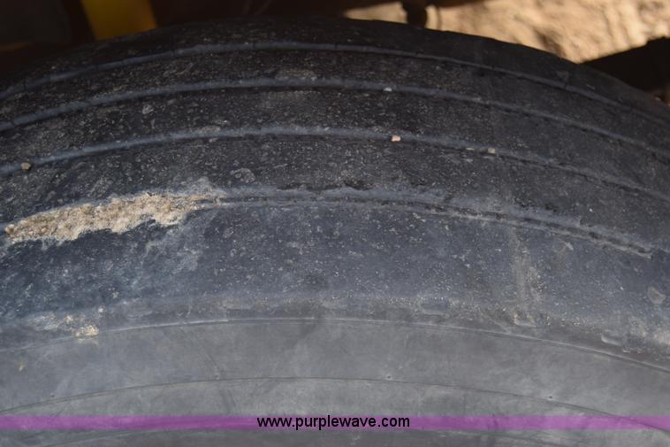 image for item L1006 2001 Freightliner FL70 truck cab and chassis