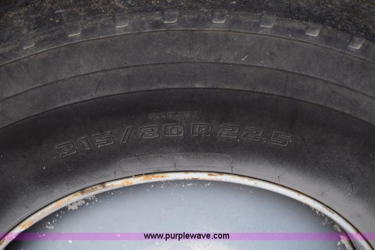 image for item L1006 2001 Freightliner FL70 truck cab and chassis