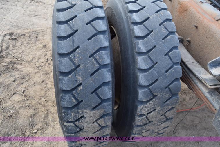 image for item L1006 2001 Freightliner FL70 truck cab and chassis