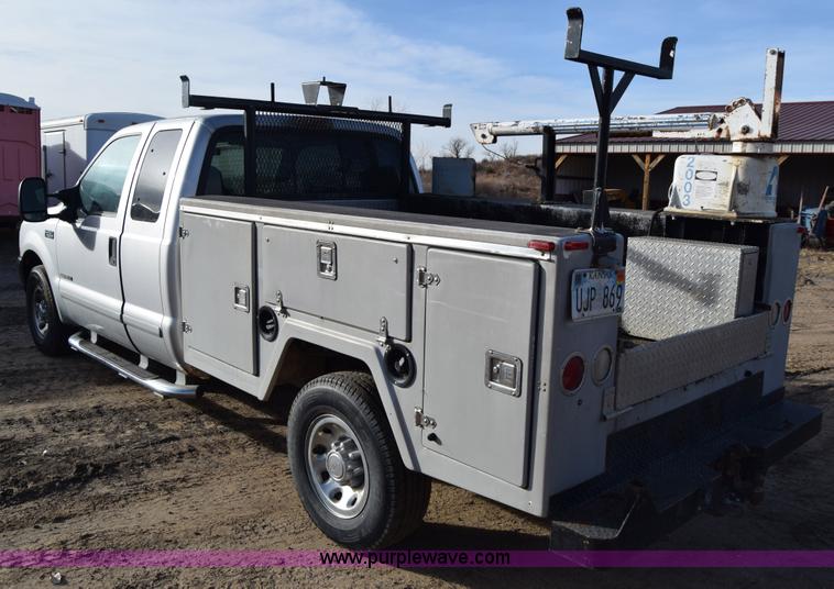 image for item L1007 2003 Ford F250 Super Duty SuperCab utility truck
