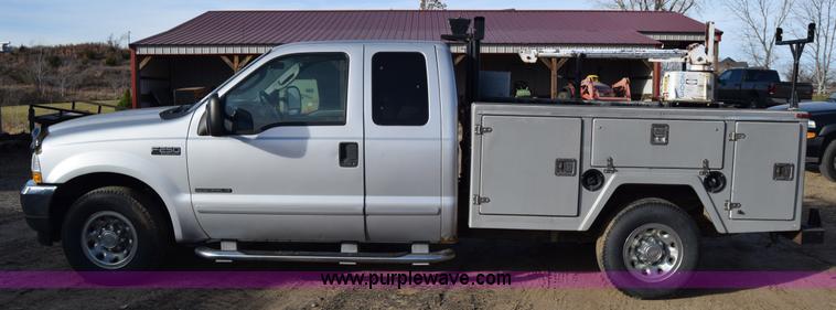 image for item L1007 2003 Ford F250 Super Duty SuperCab utility truck