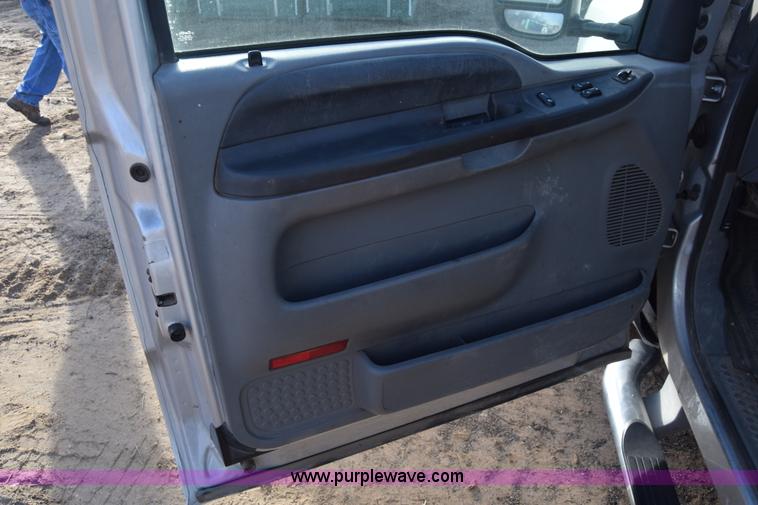 image for item L1007 2003 Ford F250 Super Duty SuperCab utility truck