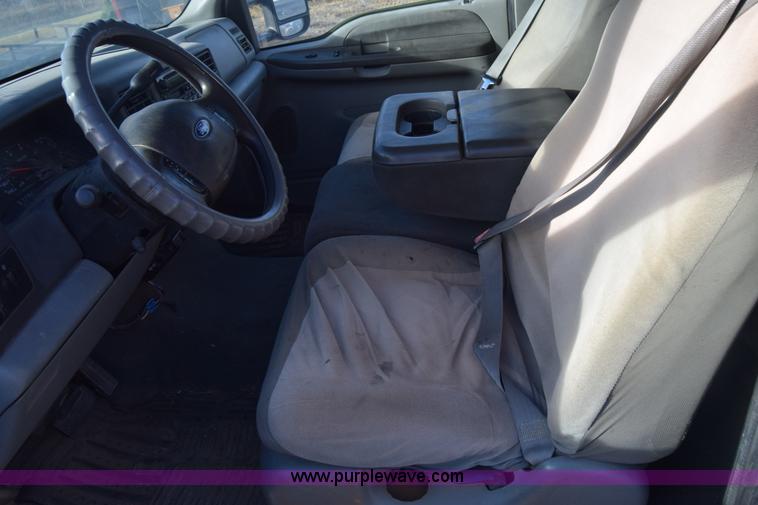 image for item L1007 2003 Ford F250 Super Duty SuperCab utility truck