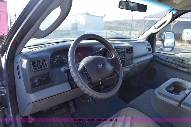 image for item L1007 2003 Ford F250 Super Duty SuperCab utility truck