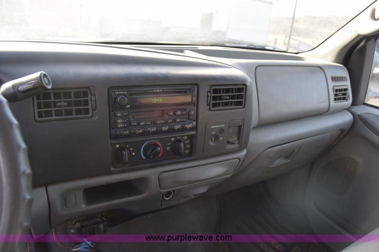 image for item L1007 2003 Ford F250 Super Duty SuperCab utility truck