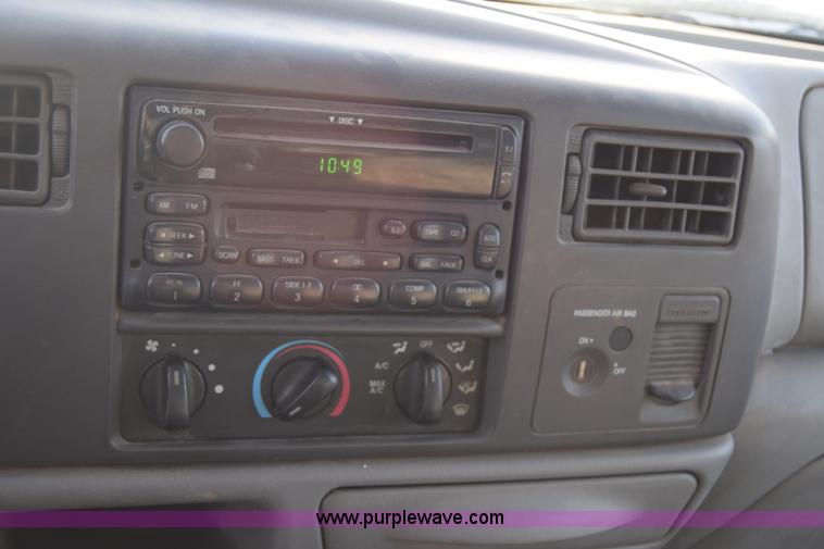 image for item L1007 2003 Ford F250 Super Duty SuperCab utility truck