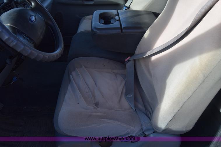 image for item L1007 2003 Ford F250 Super Duty SuperCab utility truck