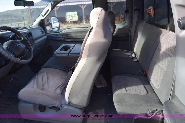 image for item L1007 2003 Ford F250 Super Duty SuperCab utility truck