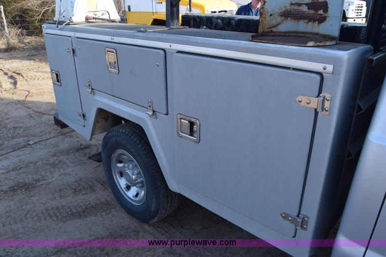 image for item L1007 2003 Ford F250 Super Duty SuperCab utility truck