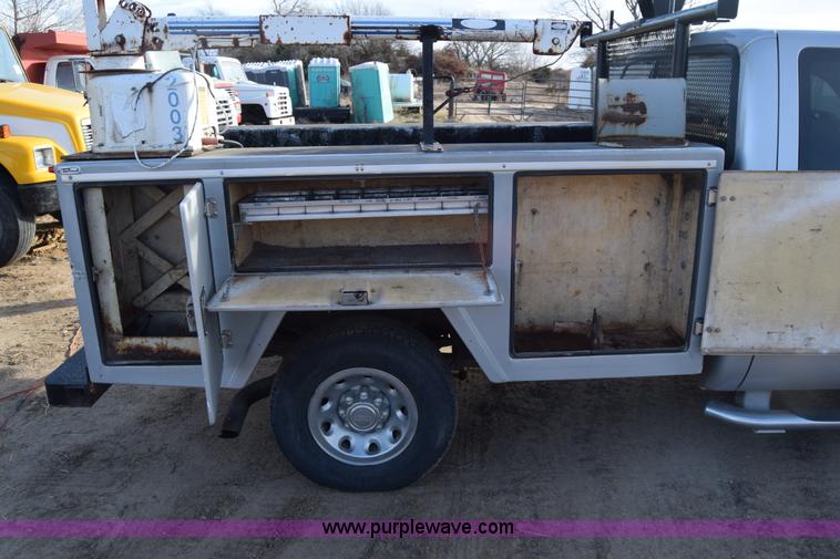 image for item L1007 2003 Ford F250 Super Duty SuperCab utility truck