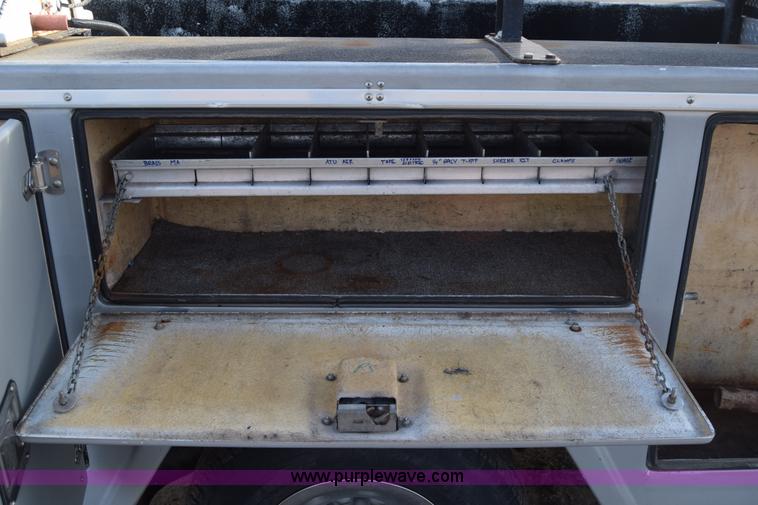 image for item L1007 2003 Ford F250 Super Duty SuperCab utility truck