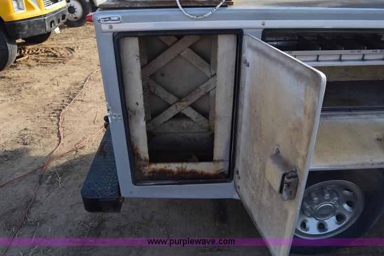 image for item L1007 2003 Ford F250 Super Duty SuperCab utility truck