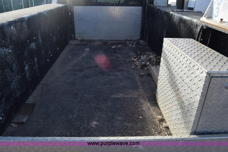 image for item L1007 2003 Ford F250 Super Duty SuperCab utility truck