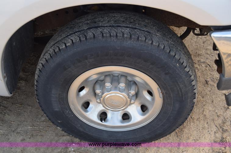 image for item L1007 2003 Ford F250 Super Duty SuperCab utility truck