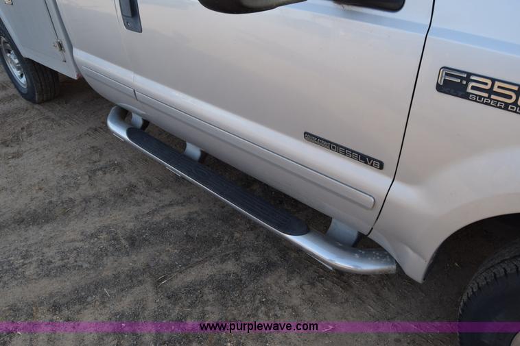 image for item L1007 2003 Ford F250 Super Duty SuperCab utility truck