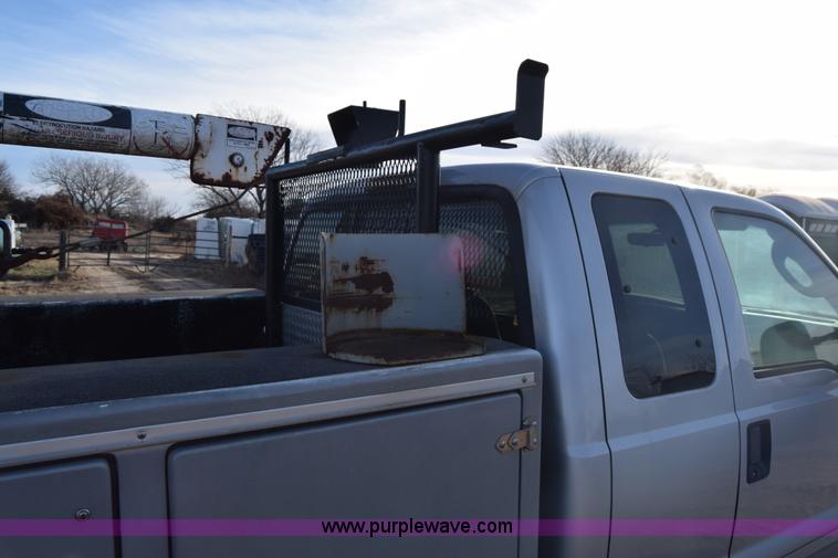 image for item L1007 2003 Ford F250 Super Duty SuperCab utility truck