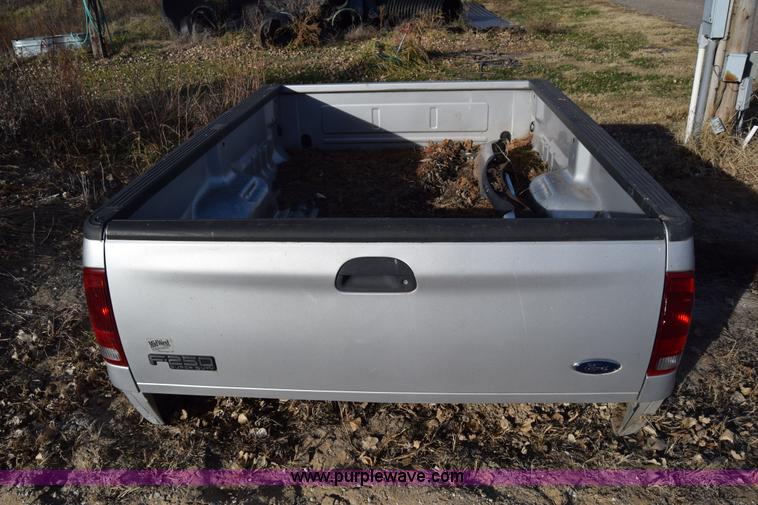 image for item L1007 2003 Ford F250 Super Duty SuperCab utility truck